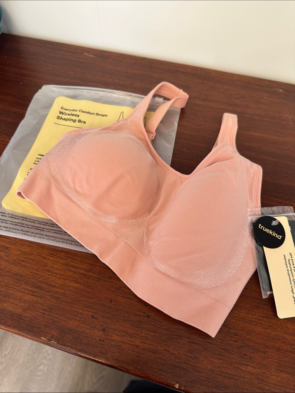 Underoutfit / Truekind Wireless Shaping Bra - Pink / salmon size small